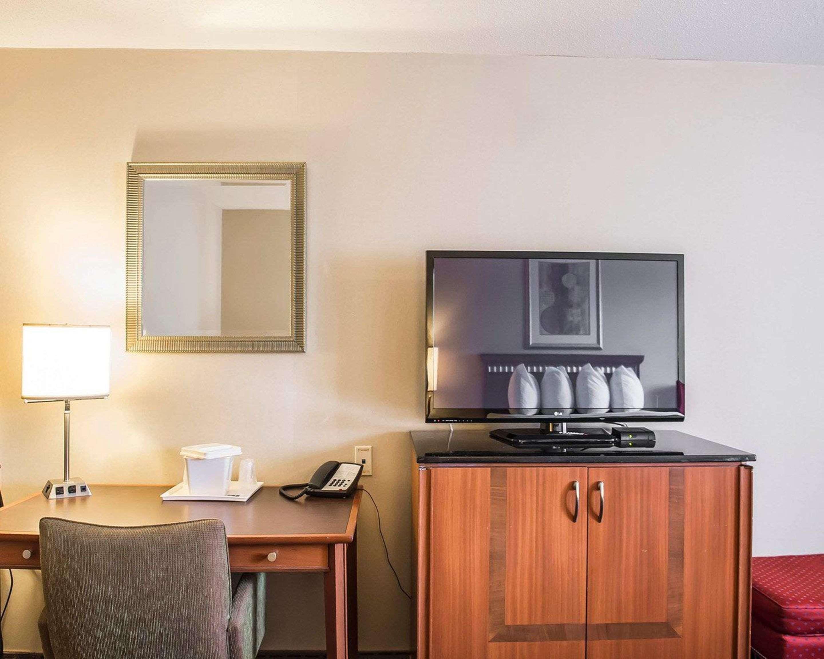 Quality Inn & Suites 1000 Islands Gananoque Exterior foto