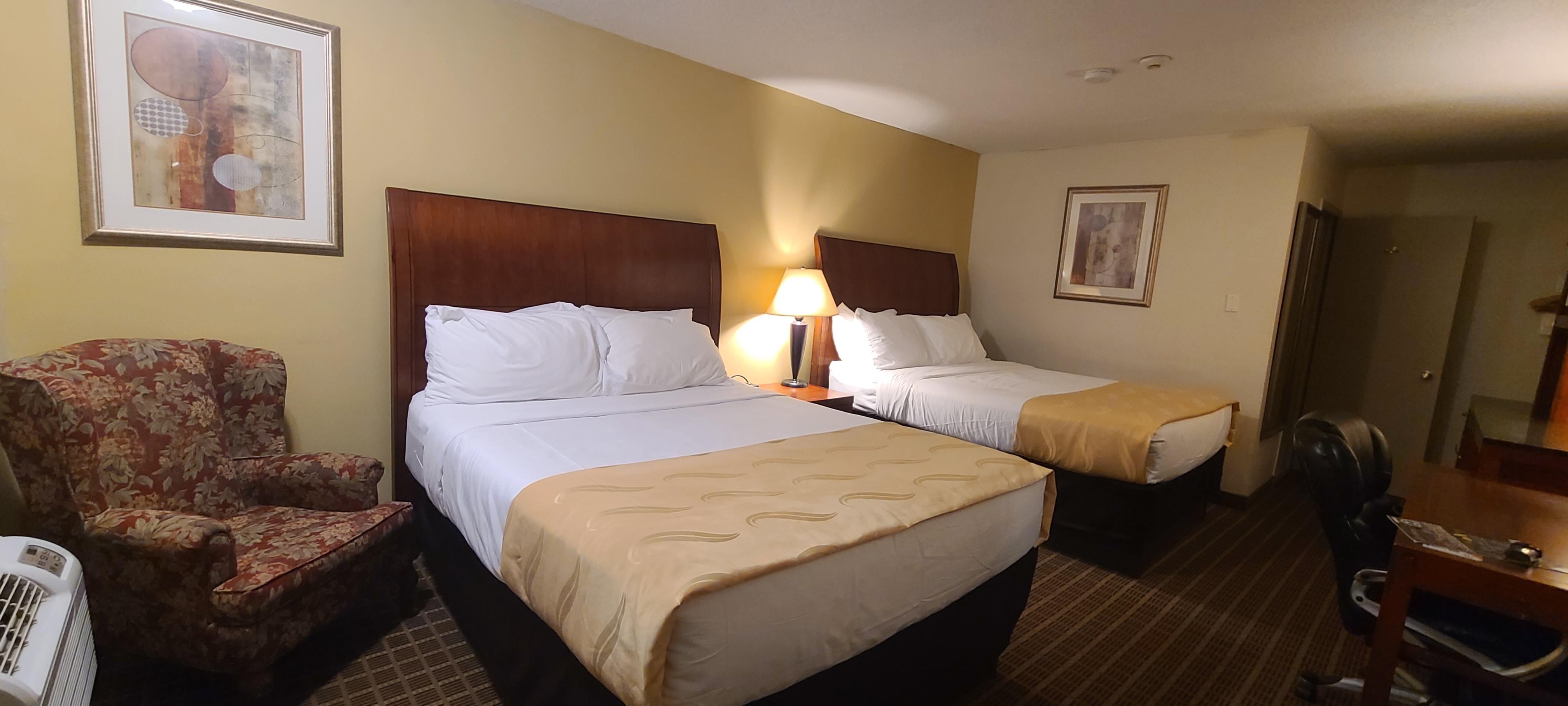 Quality Inn & Suites 1000 Islands Gananoque Exterior foto